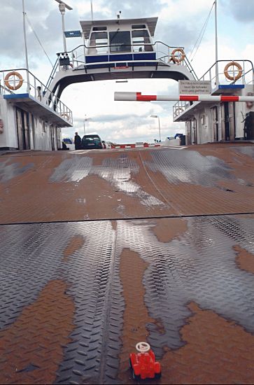 ... mit unserem Gel&auml;ndewagen nach &Uuml;bersee