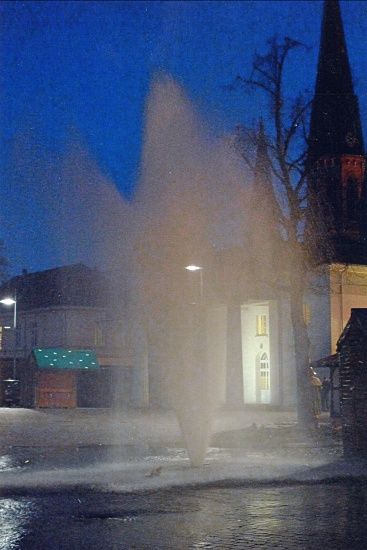 ... Abbau auf dem Weihnachtsmarkt - da hat doch jemand den Hydrant umgefahren ...