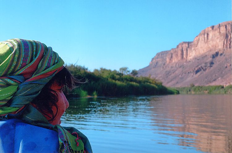 links S&uuml;dafrika - rechts NamibiaPaddeln auf dem Orange River
