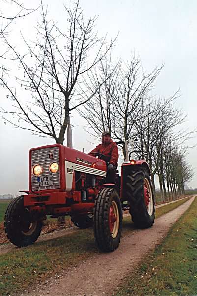 Der Trecker und ich sind zusammen 100 Jahre alt!(jau... ihr habt richtig gerechnet: der Trecker ist Baujahr 1951)