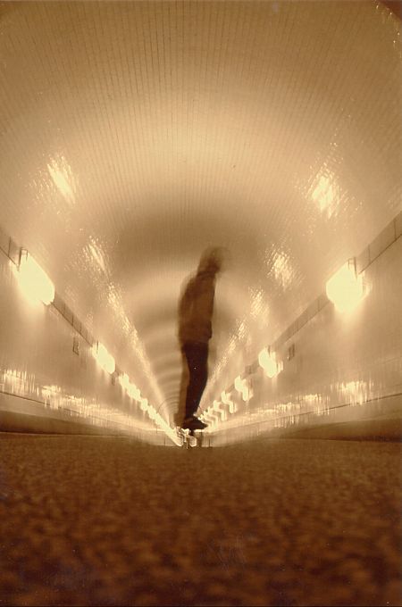Skater Mathis im Elbtunnel